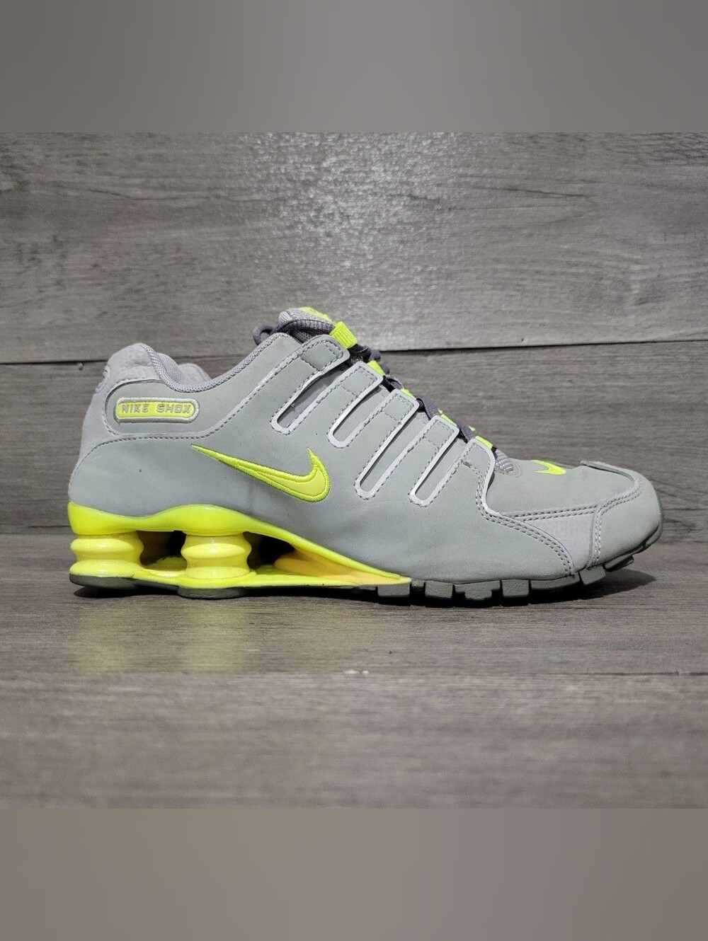 Nike Shox NZ 314561-022 Womens Size 7 Grey & Yellow Shoes
